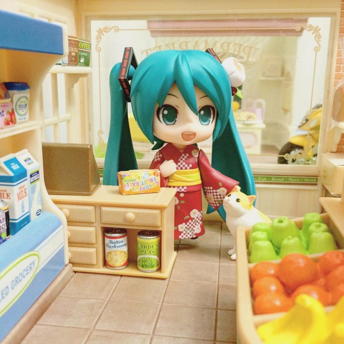 Miku the New cashier girl 😊😉
