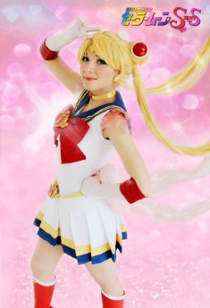 Super Sailor Moon Cosplay by SailorMappy