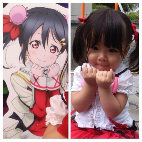 Cute cosplaying toddler nails manga impersonation, wins hearts across the country